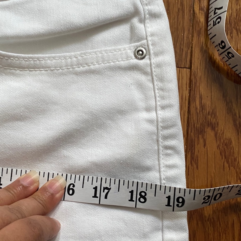 Lee Women's White Bermuda Shorts - Picture 6 of 9
